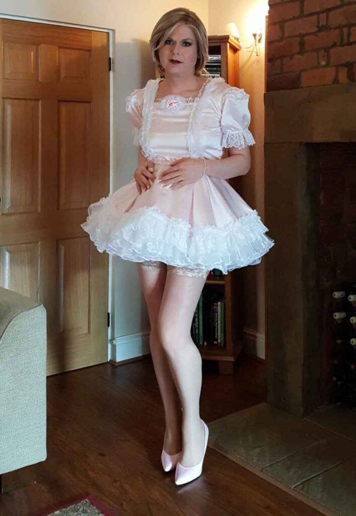 a sissy maid posing